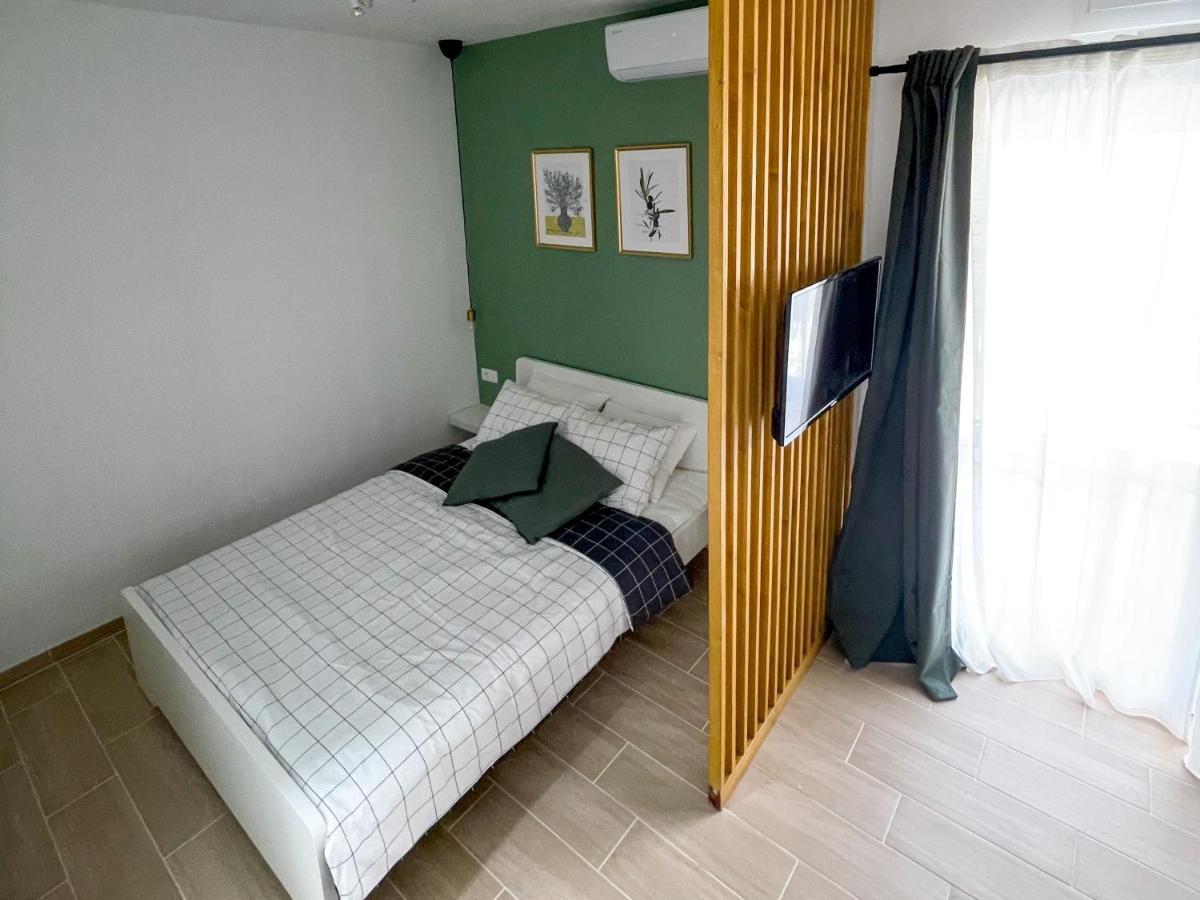 Modern Studio Overlooking Downtown Makarska Exterior photo