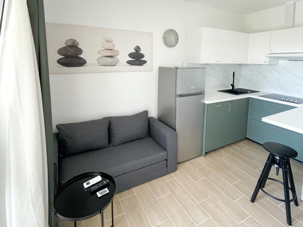 Modern Studio Overlooking Downtown Makarska Exterior photo