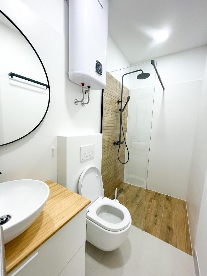 Modern Studio Overlooking Downtown Makarska Exterior photo